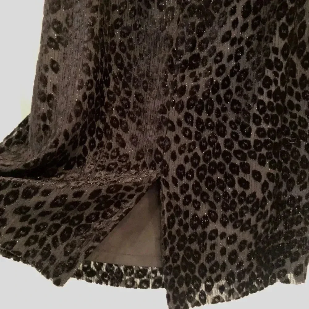 BEAUTIFUL black velvet and sheer metallic‎ cheetah print pencil skirt size 6